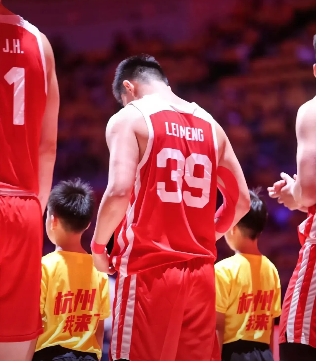 辽宁队险胜福建队，胡金秋惊艳四座