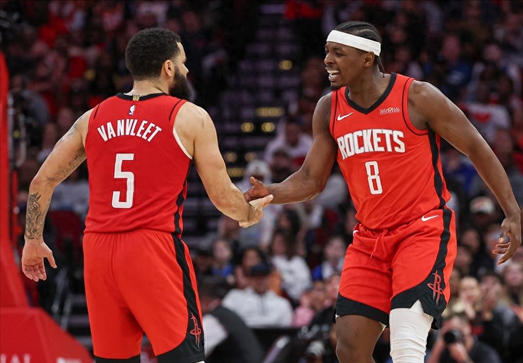 猛龙鏖战勇士,恩比德关键制胜 猛龙鏖战勇士,恩比德关键制胜