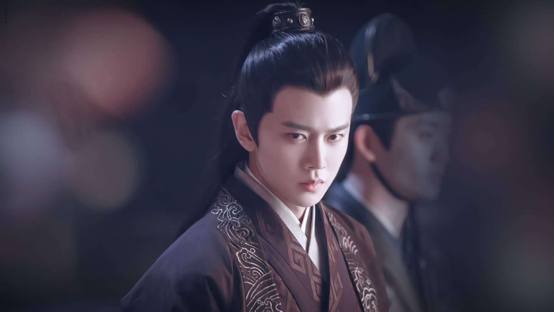 银色子弹划破红牛王朝，汉密尔顿史诗级表现助阿斯顿马丁上演惊天逆袭